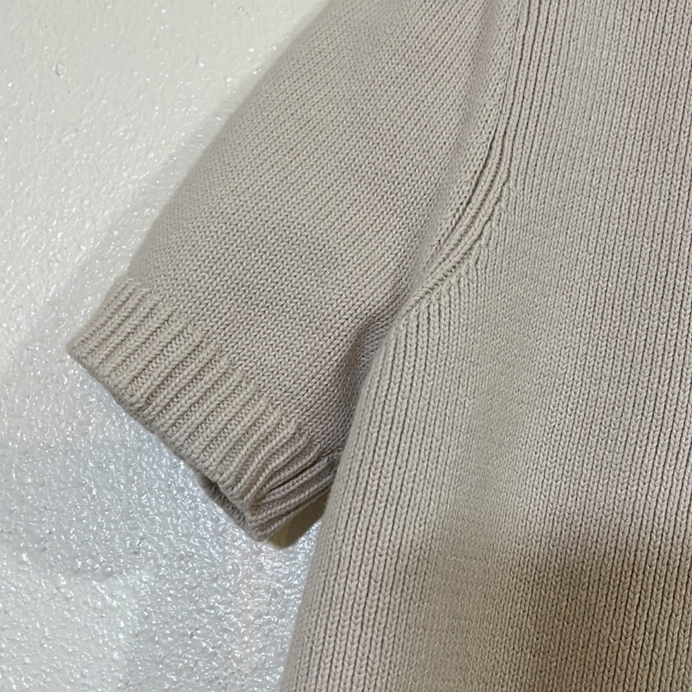 Adrienne Vittadini cream colored sweater vest. Size Medium - Picture 4 of 7